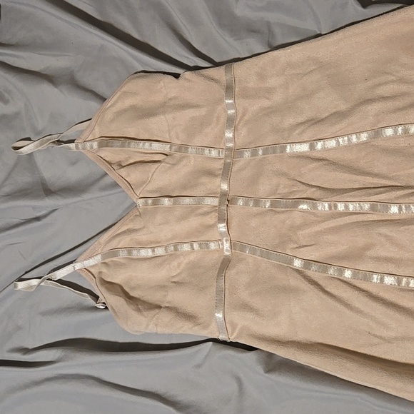 Blush dress - Picture 1 of 4